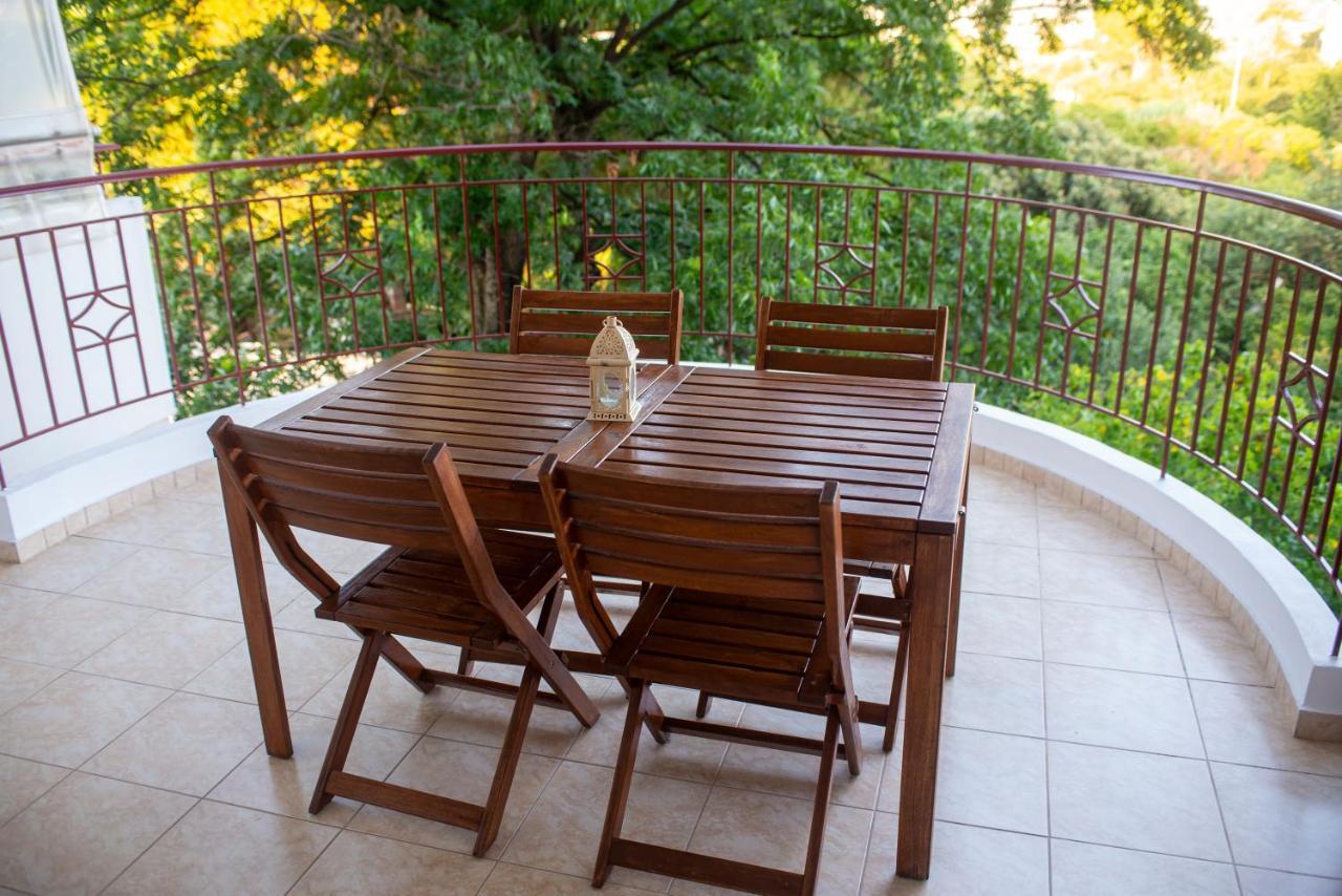 Odysseas * Kalamata